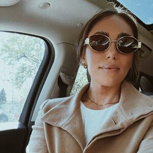 Meet your Posher, Ally